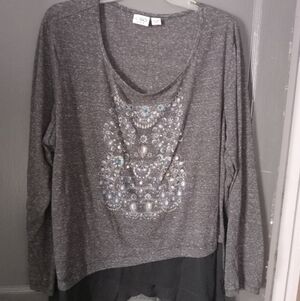 Cato woman long sleeve pullover top. Size 26/28